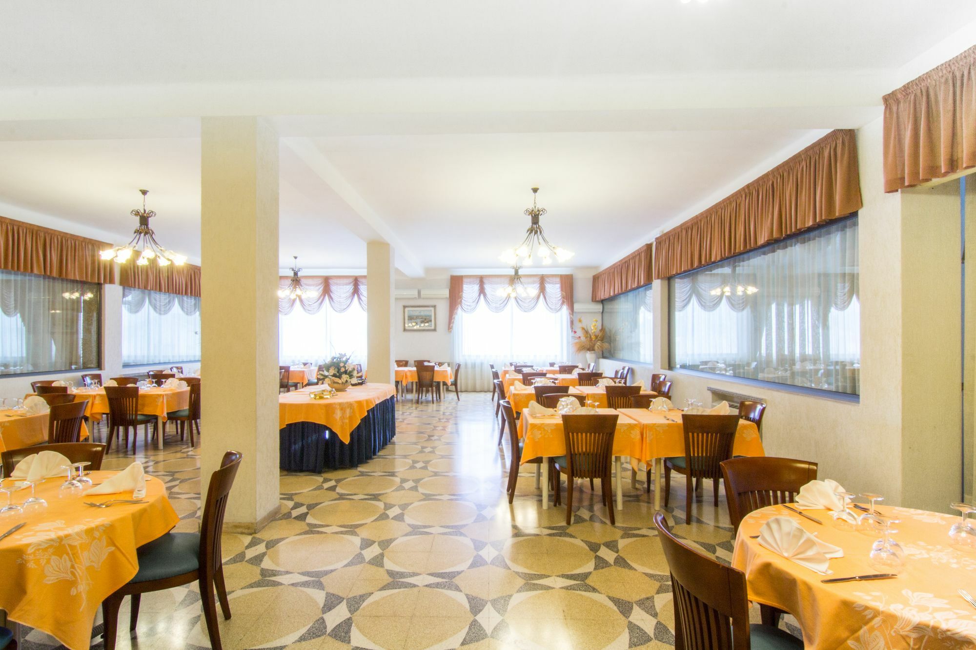 Racar Hotel ฟริโกเล ภายนอก รูปภาพ